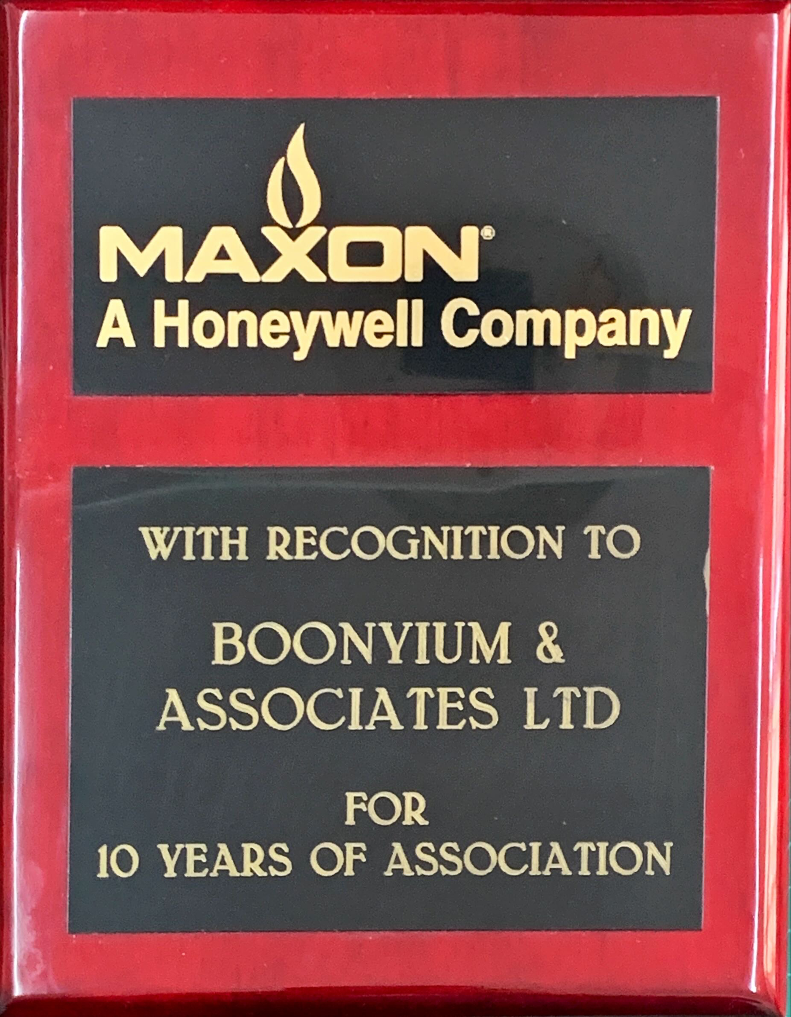 https://www.boonyium.co.th/